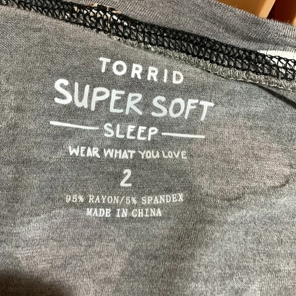 Torrid Top Sleepwear Gray Pink Hearts 2 2X 18-20🌀 - Picture 11 of 15